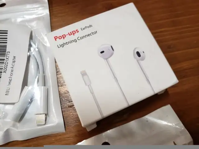 Misc Apple accessories in Cell Phone Accessories in Burnaby/New Westminster - Image 4