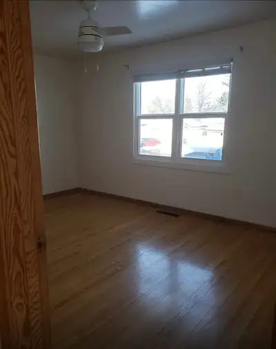 Master Bedroom Available for 2 Females Spacious master bedroom available for 2 quiet, clean, and res...