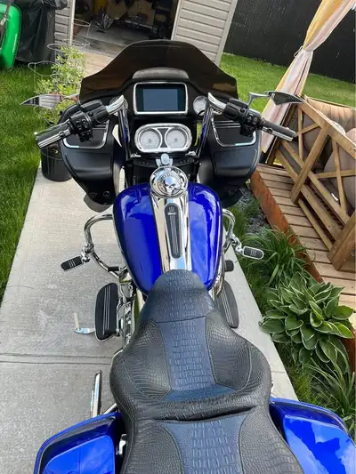 Fltrx 2019 avec plusieurs accessoires Willie g kit ,exhaust , appel CarPlay et plus