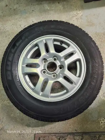 One (1) Honda CRV original mag with Bridgstone Dueler tire All season Made in Japan Both brand new n...