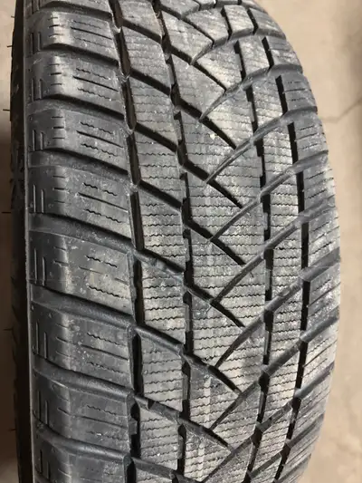 pneus d'hiver P205/60/16 96H GT Radial Champiro Ice Pro 2 39.0% d'usure, mesure 7-8-7-7/32 205/60/16...