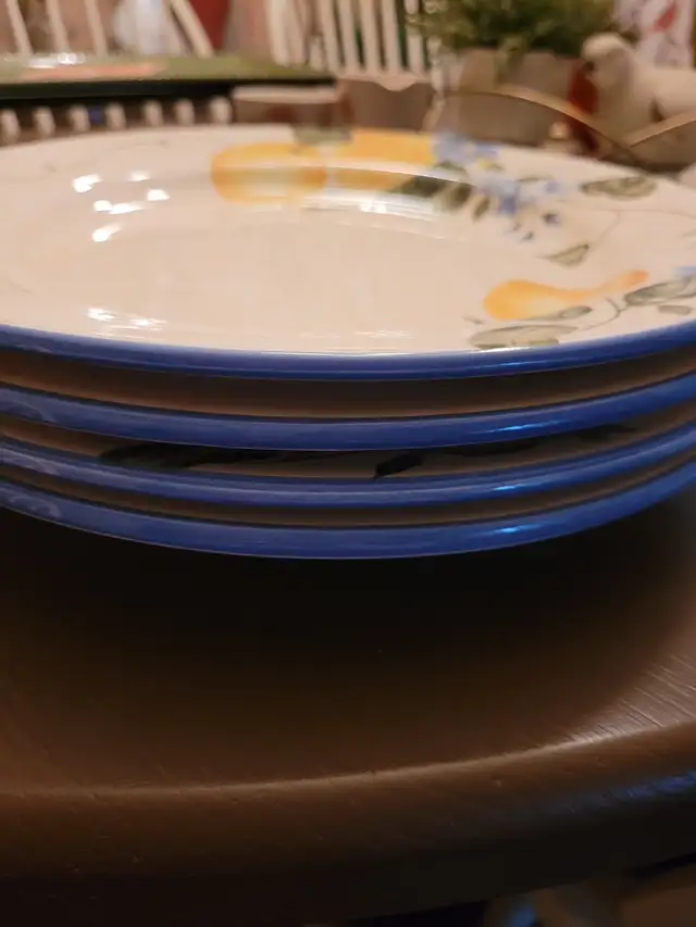WAVERLY GARDEN ROOM LEMON PLATES in Kitchen & Dining Wares in London - Image 3