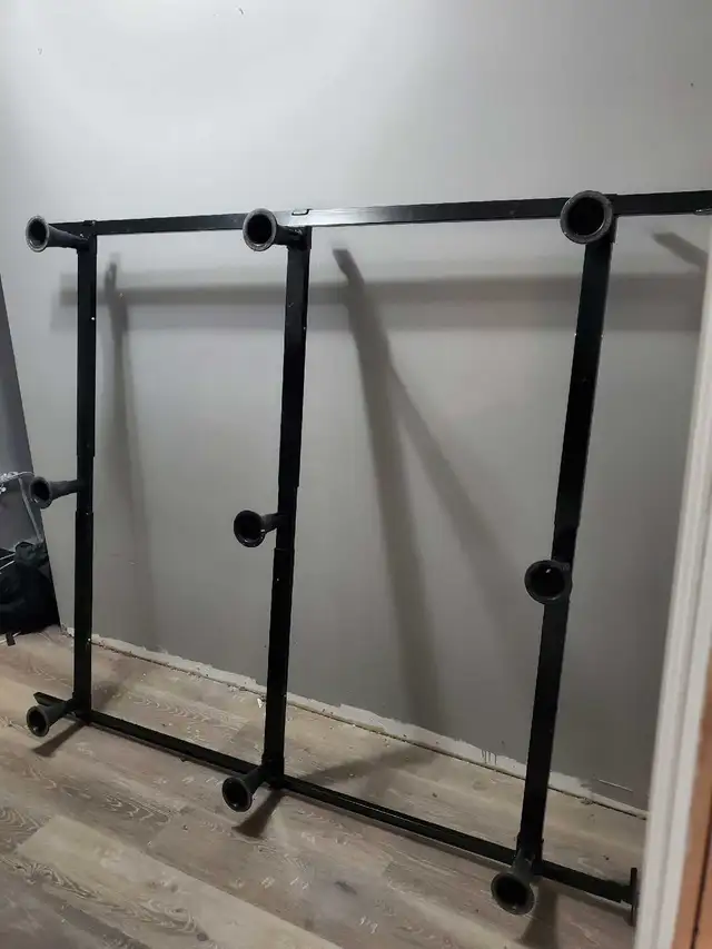 Queen size bed frame in Beds & Mattresses in Stratford - Image 2