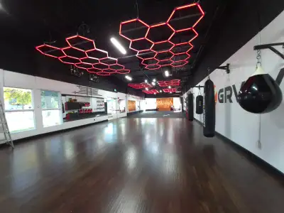 Modern Gym & Martial Arts Studio Rental – Mississauga Training Space A clean, fully equipped commerc...
