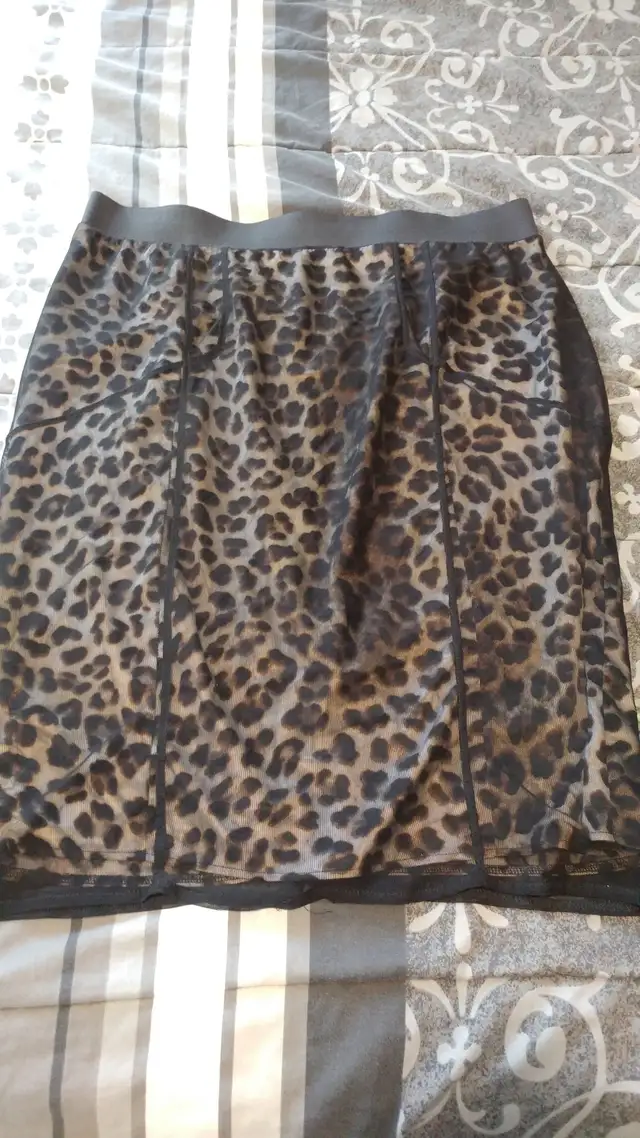 Vêtements gothiques et mode alternative taille plus 1X 2X 18 20 in Women's - Tops & Outerwear in Sherbrooke - Image 5