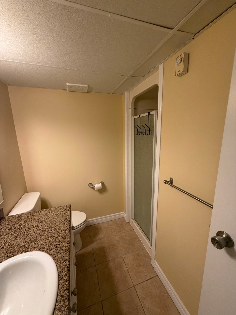 Basement apartment for rent 1600$ all inclusive 5