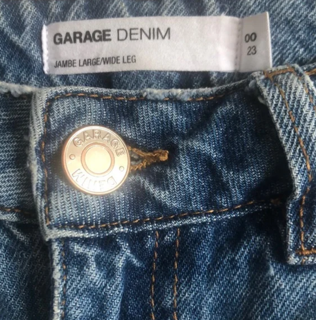 Garage Jambe Large /Wide Leg Jeans 00 / 23 in Women's - Bottoms in City of Toronto - Image 3