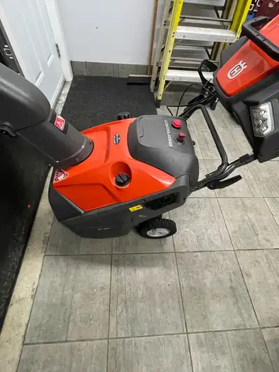 Souffleuse Husqvarna ST151, View more