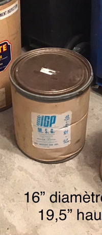 Baril en carton et métal 16x19,5” Carton barrel with metal rim