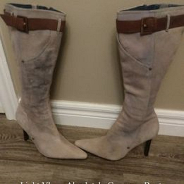 Clothing - Boots - Sizes 7 to 9 in Women's - Shoes in Hamilton - Image 2
