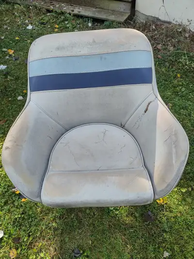Captains chair from pontoon boat with base which swivels and hardware. Asking $100 OBO call or text...