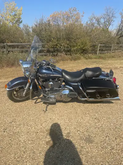 2003 Road King 100th yr Anniversary. Comes with tour pack and service manual. Very good condition. N...