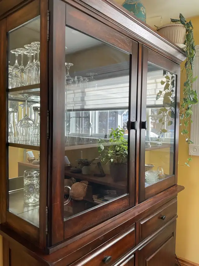vaisselier in Dining Tables & Sets in Longueuil / South Shore - Image 5