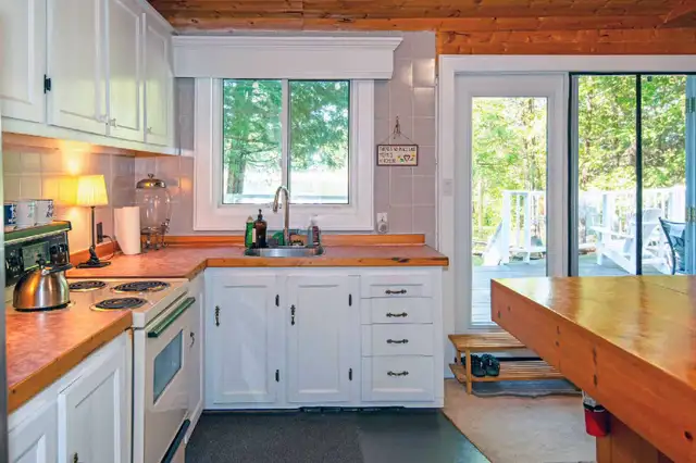 cottage for rent in kawartha lake in Ontario in Canada - Image 9