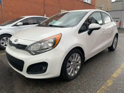 110000 KM Un seul propriétaire jamais accidenté caméra toit fogs mags Bluetooth tout équipé très pro...