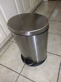 Stainless steel garbage can