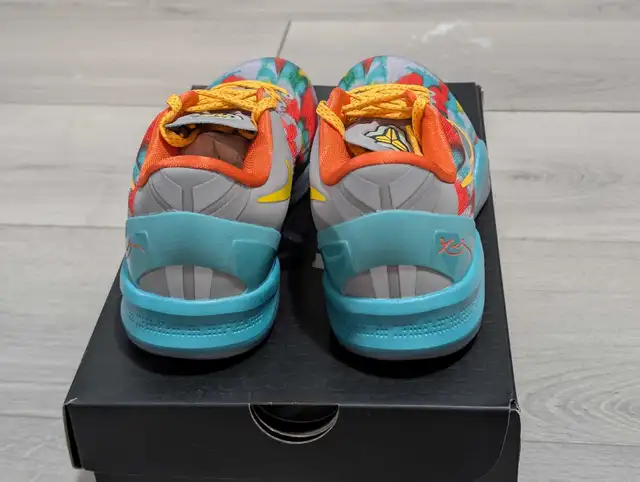 DS Nike "Venice Beach" Kobe 8 Proto - Size 5M in Men's Shoes in Mississauga / Peel Region - Image 5