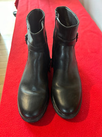 Black leather Geox women’s shoes size 35