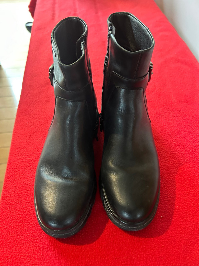 Black leather Geox women’s shoes size 35 dans Femmes - Chaussures  à Laval/Rive Nord