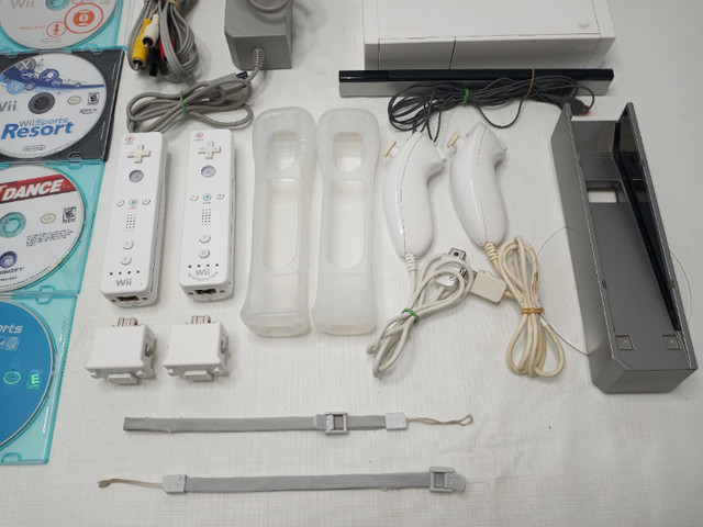 Nintendo Wii Console Sets Controllers Hook Ups Games Accessories in Nintendo Wii in Kitchener / Waterloo - Image 2