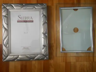 2 picture frames, View more