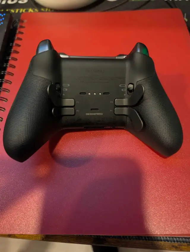 manette xbox élite 2 comme neuf  in Xbox Series X & S in Longueuil / South Shore - Image 2