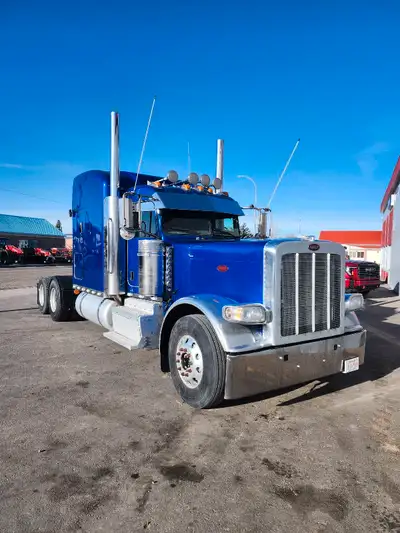2014 Peterbilt 389X L Cummins ISX **Rebuilt 250,000km ago** WITH PAPERWORK 1.3M KM Clutch and Transm...