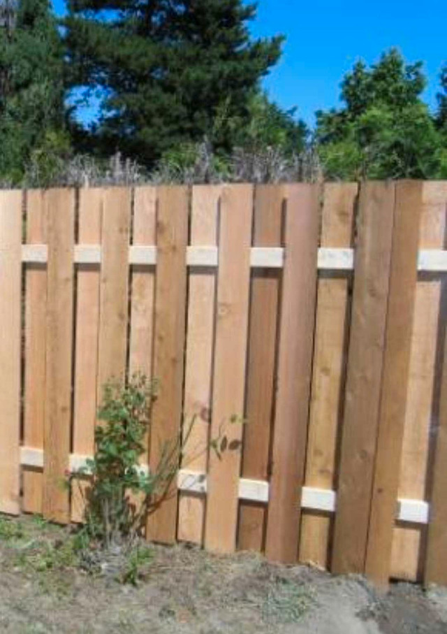 Réparation de clôture/Fence repairs dans Rampes, balustrades, terrasses et clôtures  à Ville de Montréal - Image 4