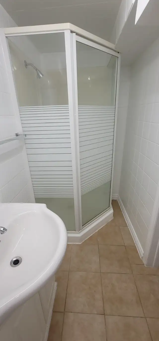 Sep. Ent, private, 1-BDRM BSMNT Apt, Kennedy STN/GO in Long Term Rentals in City of Toronto - Image 9