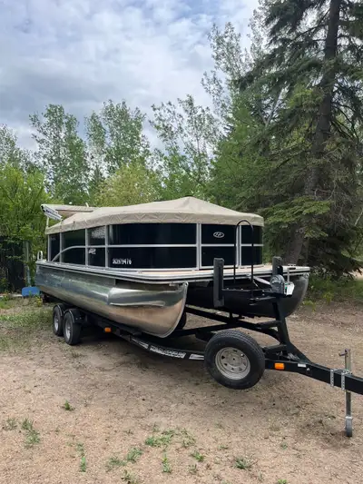 2013 Harris float boat 20 ft pontoon boat with 90 mercury and Sea legs, it has a new tarp and new hy...