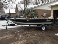 17 ft Crestliner FISHHAWK Aluminum Boat, Motors & Trailer $8000
