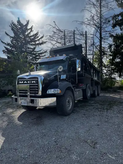 I’m selling my 2022 Mack dumptruck super clean truck ready to go ⚫️160,600kms ⚫️only ran it for 2 se...