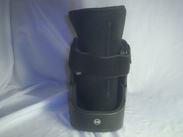 Ortho Fracture Boot in Other in Sarnia - Image 4
