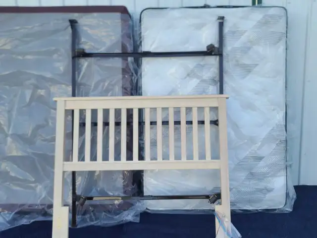 Queen size bedframe, Mattress and Box Spring Set in Beds & Mattresses in Delta/Surrey/Langley - Image 2