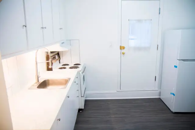 Spacious 1-BR in well maintained Heritage Building - Sandy Hill in Long Term Rentals in Ottawa - Image 5