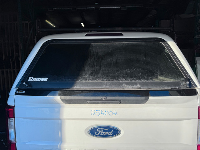 2017-2022 F250, F350, F450 6’9” Truck cap in Other Parts & Accessories in Edmonton - Image 4