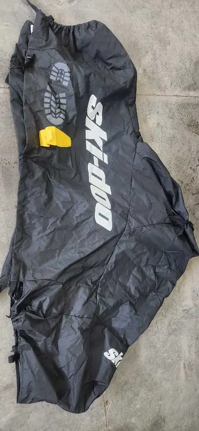 BRP snowmobile canvas cover. Came off my Gen 4 summit 850. Only used a dozen times maybe. Fits other...