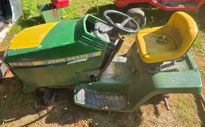 Parting out what's left of this old Deere. I believe it was a LX176 with a 188 hood on it. Buyers ar...