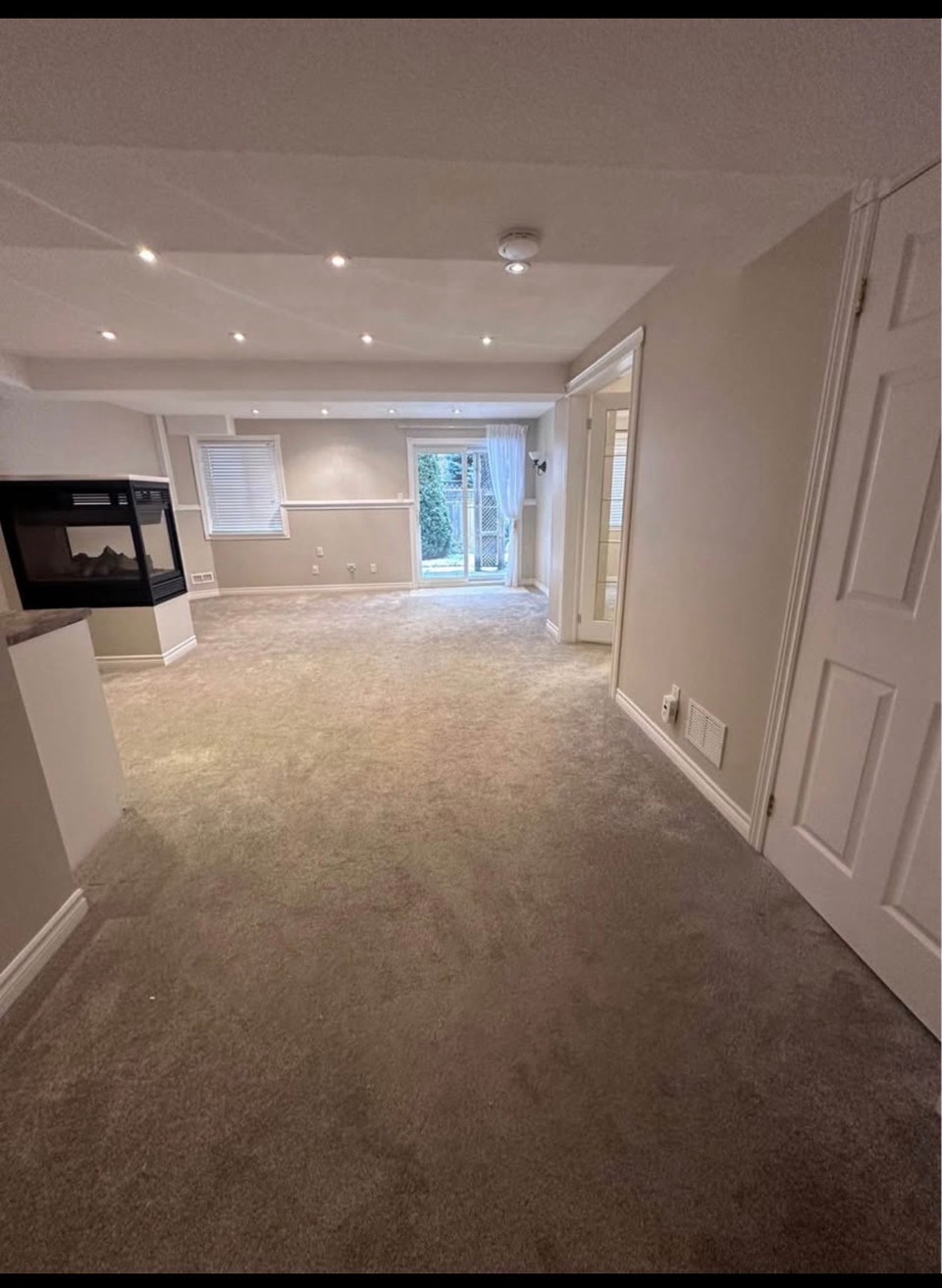 walkout one bedroom Basement for rent 5