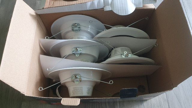 Feit Electric LEDR56B LED Recessed Downlight 5 pcs in Indoor Lighting & Fans in City of Toronto - Image 4