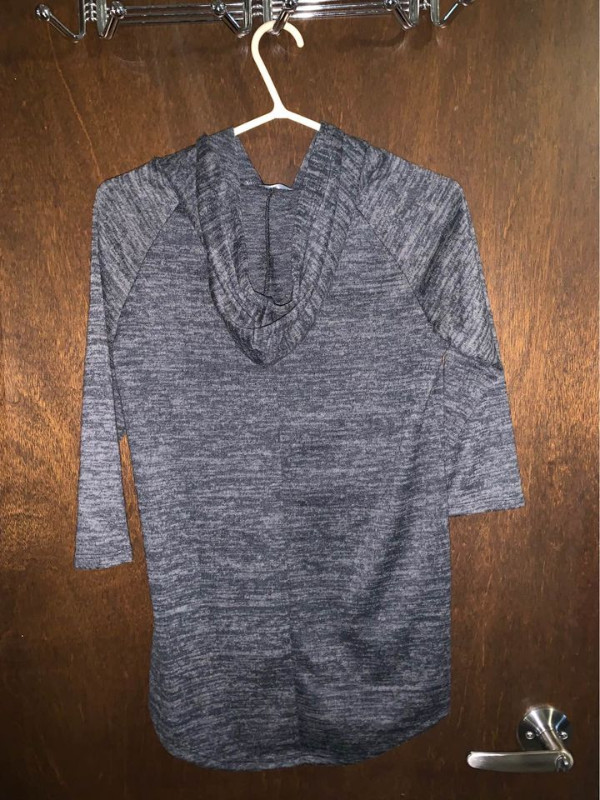 RebelSugar Hooded shirt in Women's - Tops & Outerwear in Hamilton - Image 2