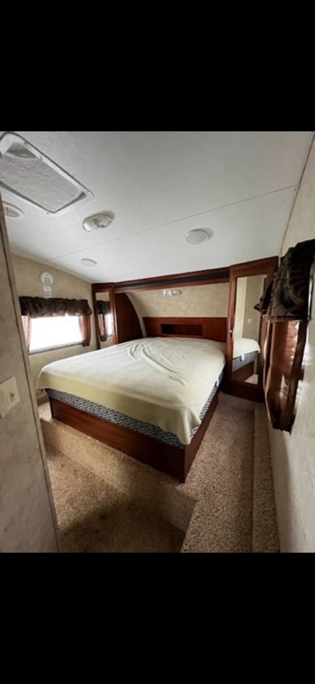 2013 cougar keystone 5th wheel RV in Travel Trailers & Campers in Fort St. John - Image 4