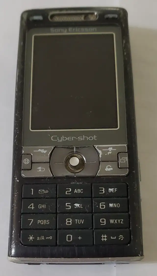 Sony Ericsson Cyber-shot phone in Cell Phones in North Shore - Image 2
