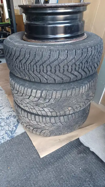 Used Toyota sienna tires with rim for sale, two winter tires are usable, original Toyota rims, bolt...