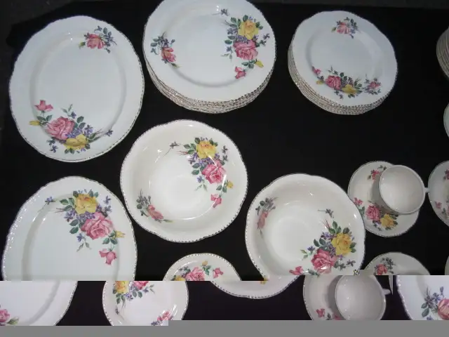 Vintage China Set - 84 pieces63735878405505123