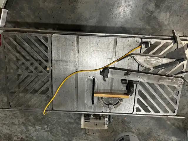 Beaver Table Saw in Power Tools in Kamloops - Image 4