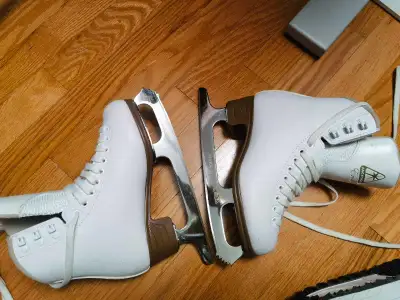 Jackson Excel Figure Skates – Youth 2.5 – Like New, View more