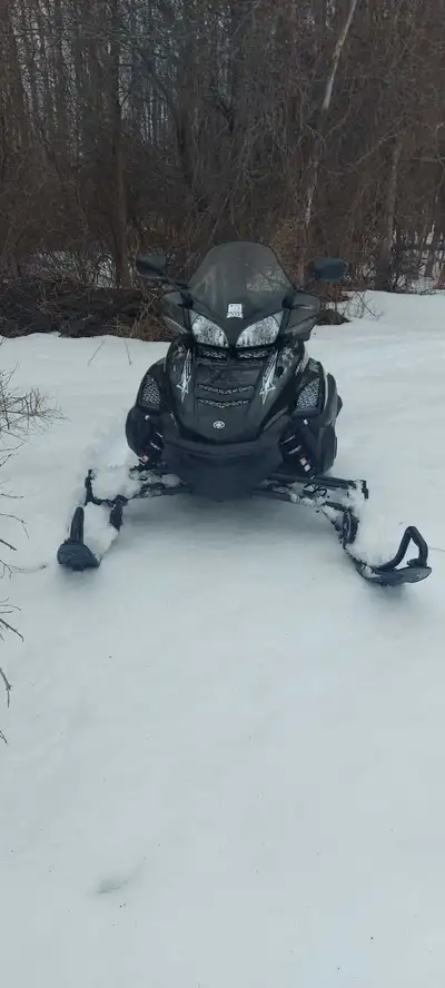 2 up Touring sleds. 4 stroke 3 cyl 1000cc Heated (variable)grips and throttle. Passenger heated hand...