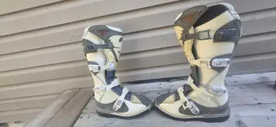Selling new never used dirtbike boots $100