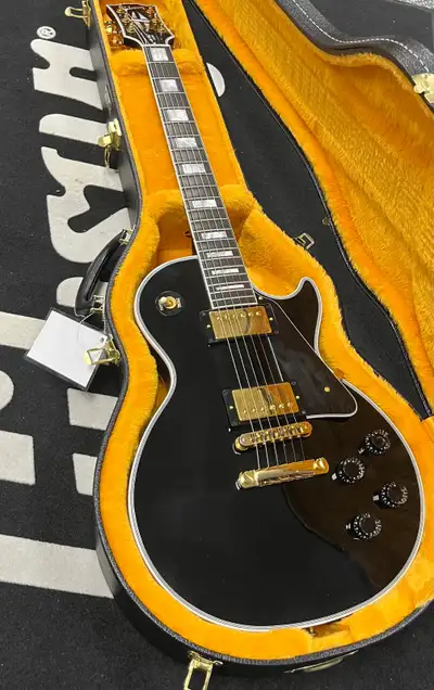 Bought it one week ago and decided I am not going to be a Gibson guy anymore I can’t hold it and pla...